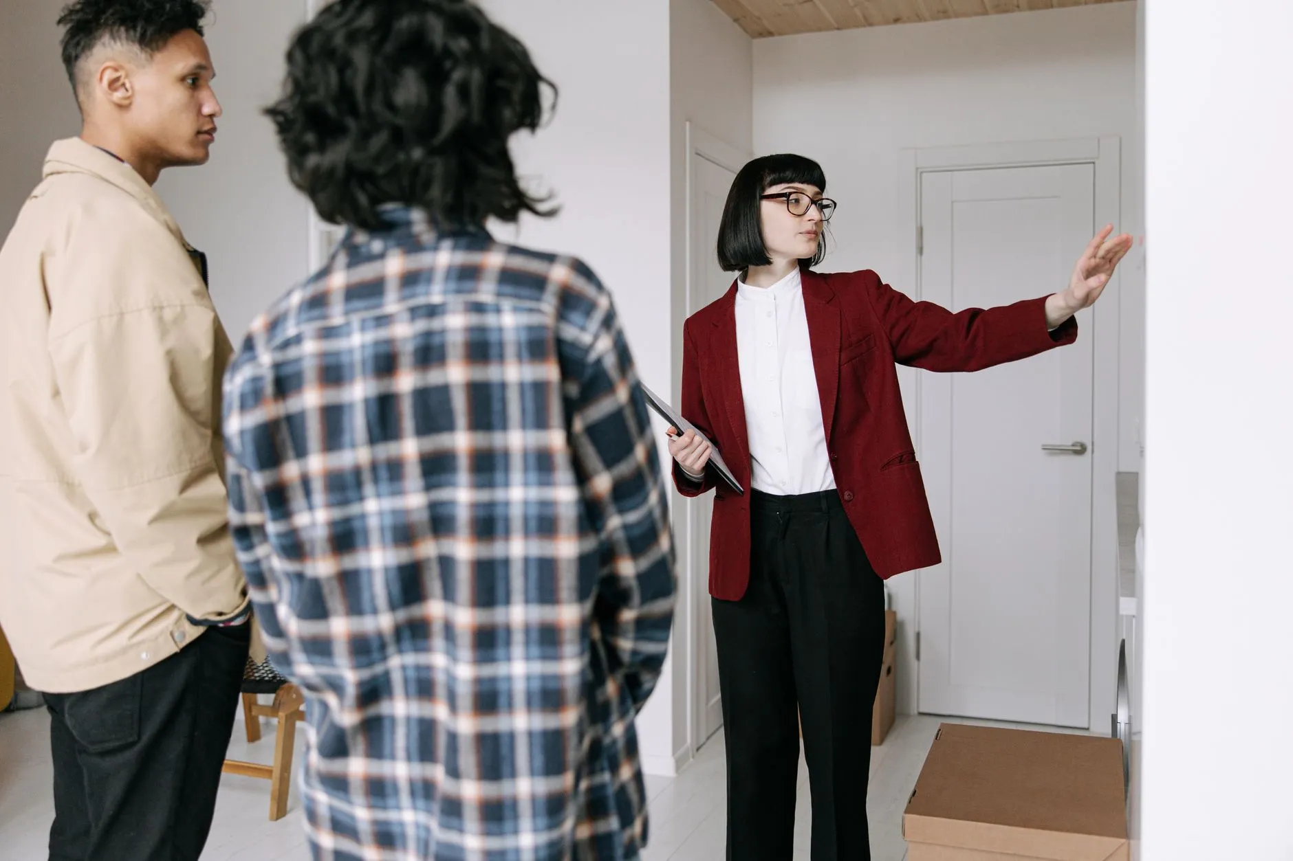 江苏企业档案数字化：电子档案管理系统与光盘库的协同应用实践